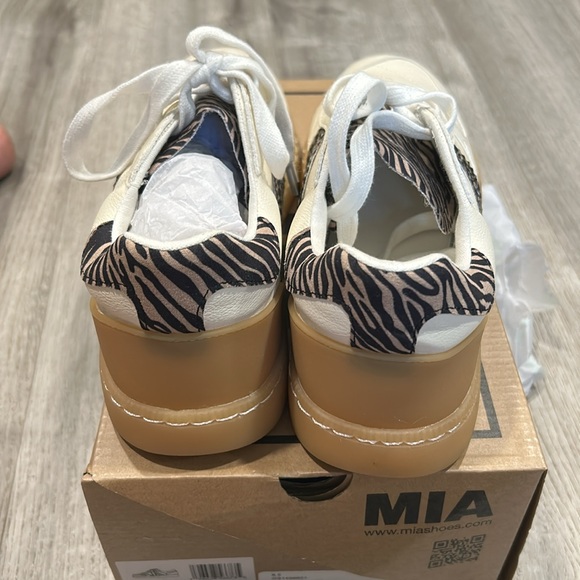 New Women’s Size 8.5 MIA Vesta Animal Print & Cream Sneakers - Picture 3 of 8